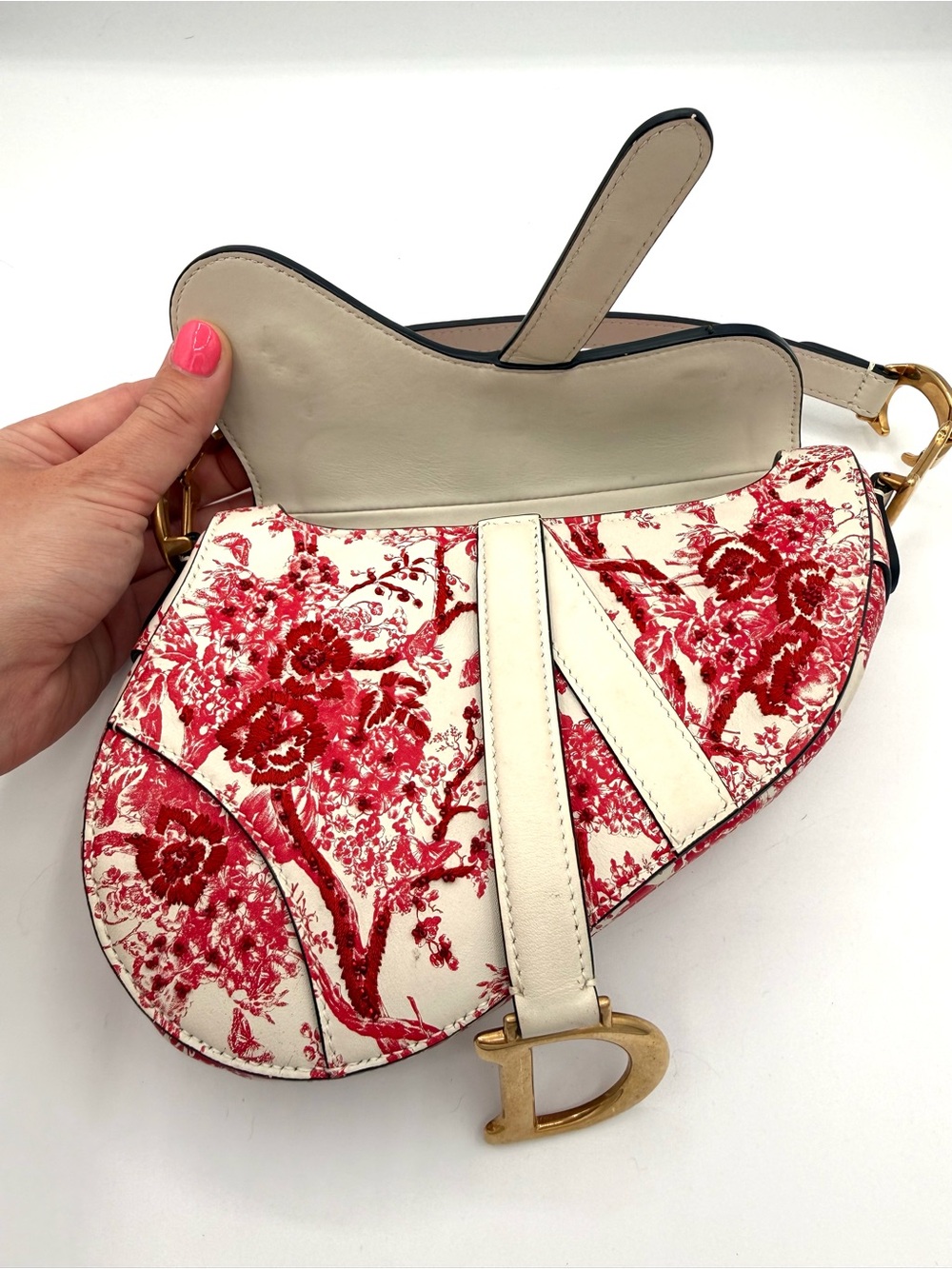 Dior Limited Edition Red and White Rose Beaded Embroidered Saddle Shoulder Bag - Picture 12 of 14